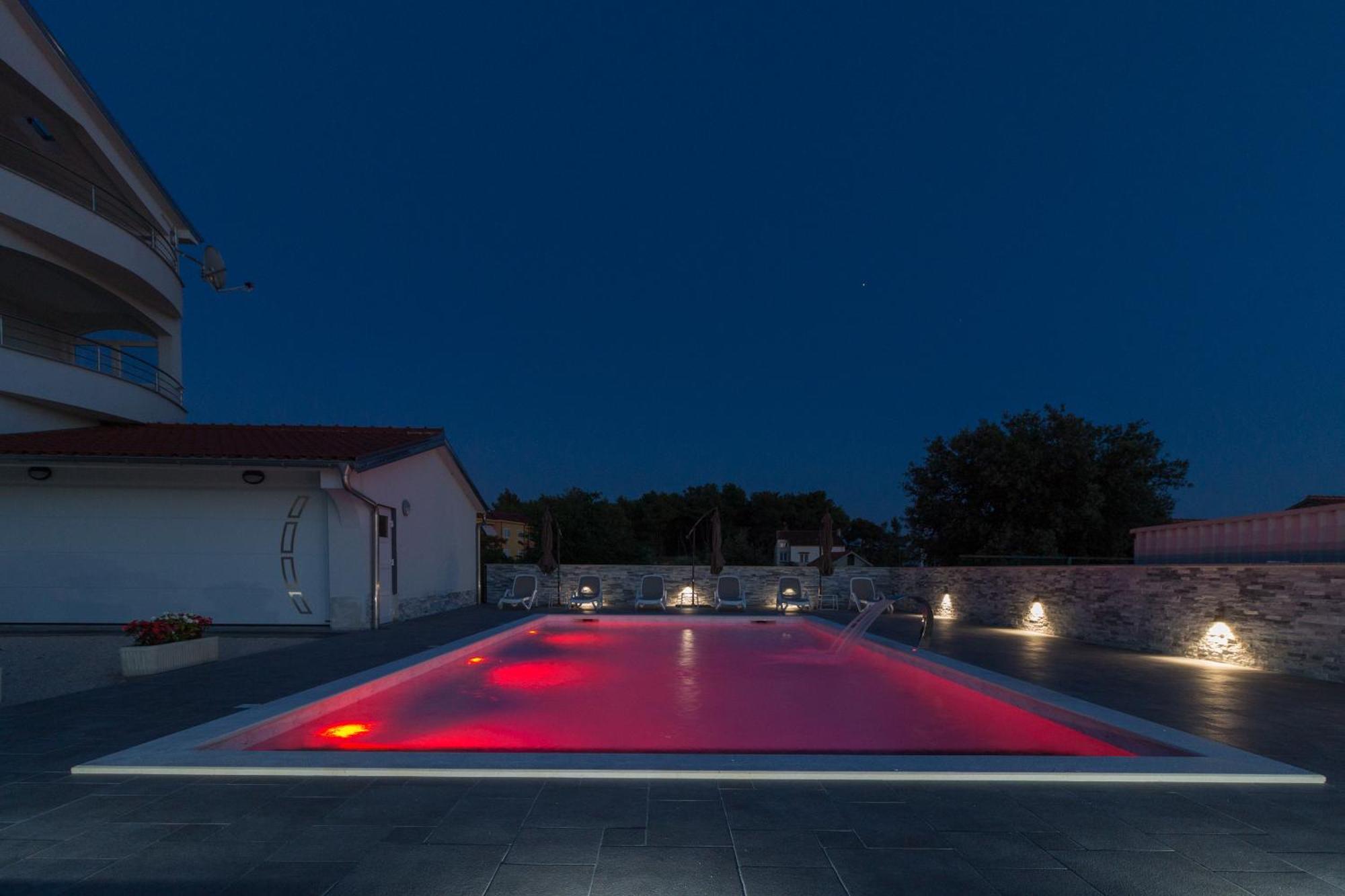 Apartmani Martin Mit Beheiztem Pool With Heated Pool Bibinje Esterno foto