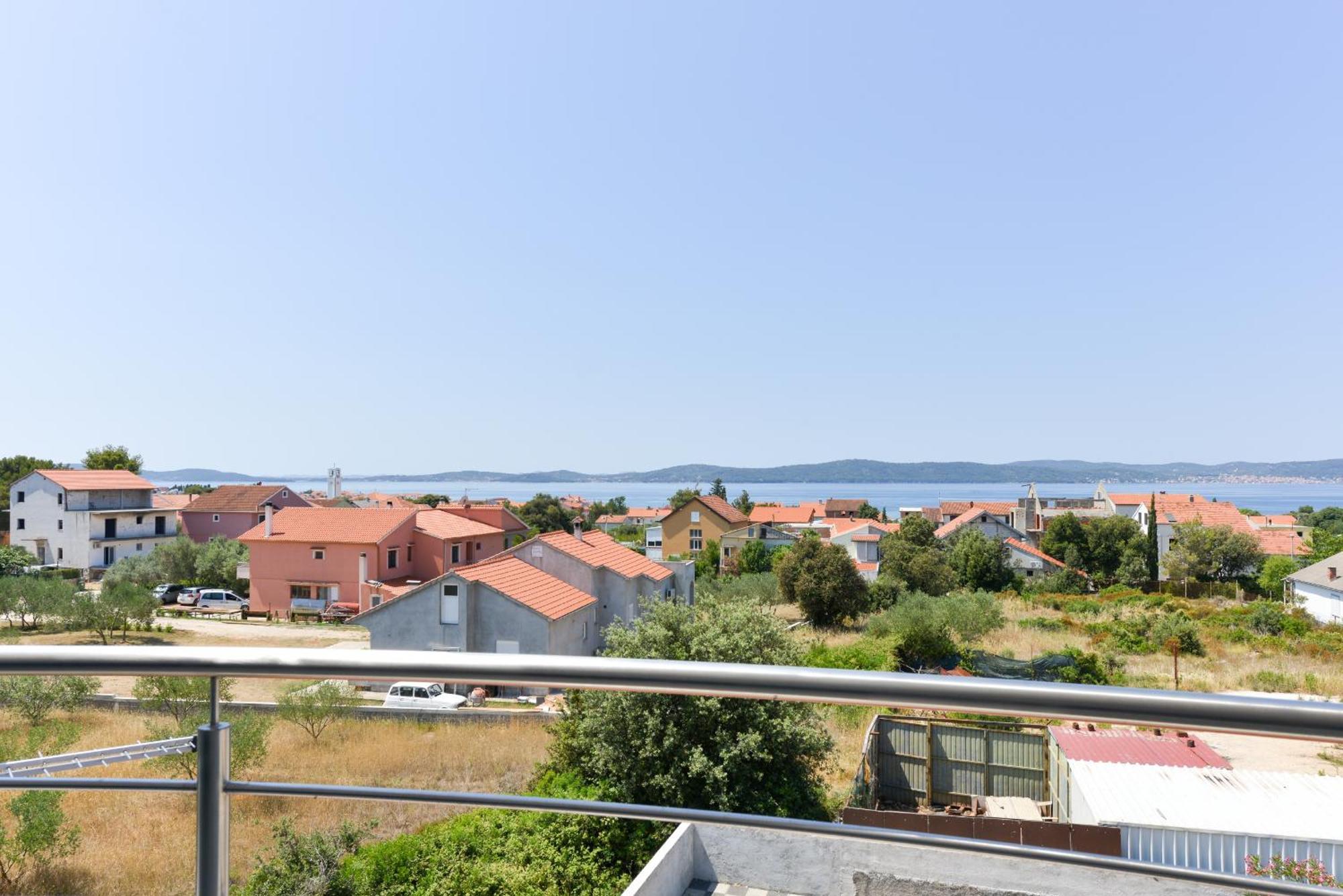 Apartmani Martin Mit Beheiztem Pool With Heated Pool Bibinje Esterno foto