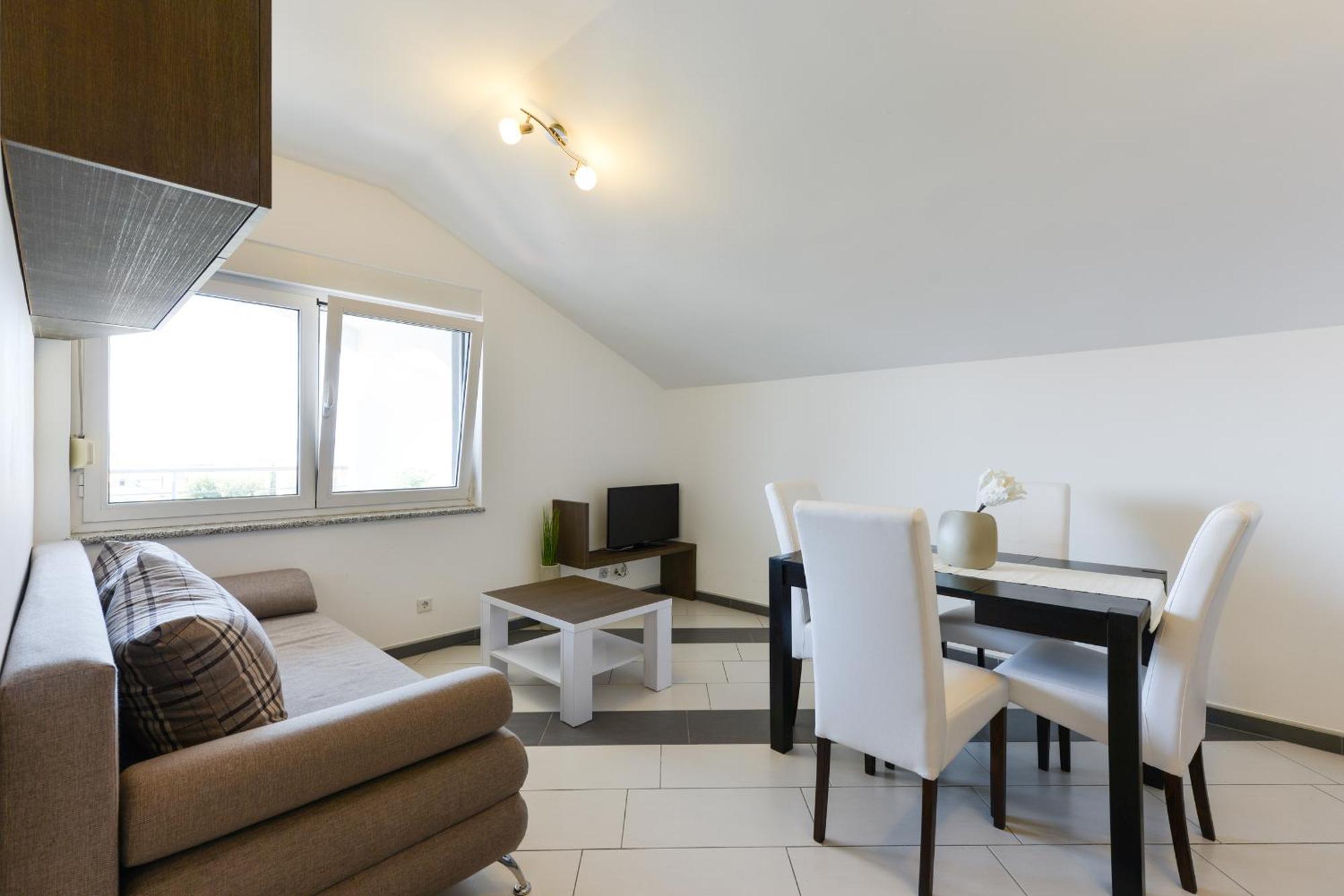 Apartmani Martin Mit Beheiztem Pool With Heated Pool Bibinje Esterno foto