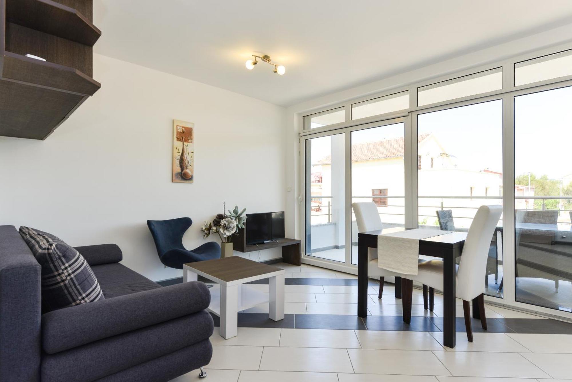 Apartmani Martin Mit Beheiztem Pool With Heated Pool Bibinje Esterno foto